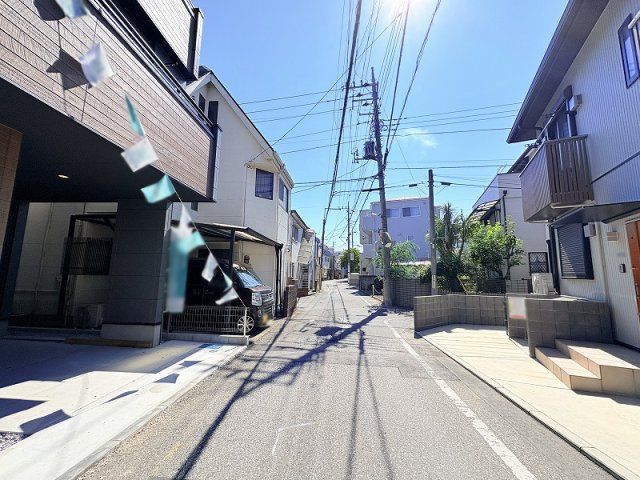 【前面道路含む現地写真】 | 新座市栗原5丁目　新築一戸建住宅　全1棟　(保谷店) | 栗原緑地公園まで徒歩3分。お子様との外遊びも気軽に楽しめます。