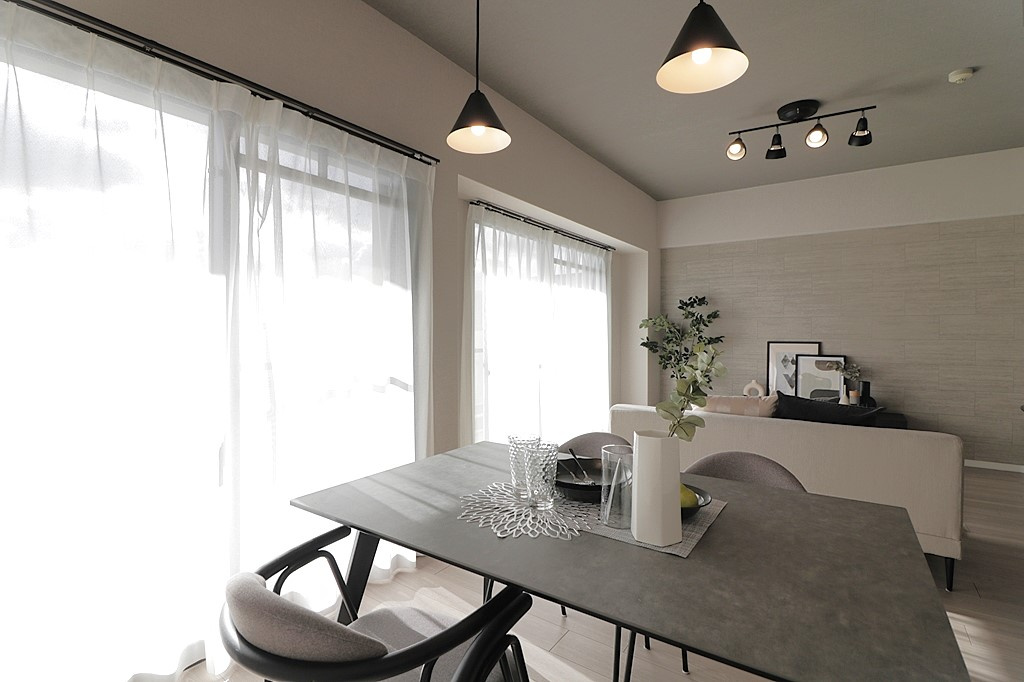 【居間・リビング】の画像