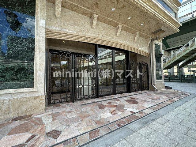 Vinoプレジオ本町のエントランス