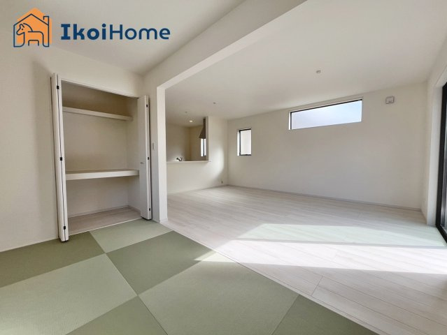 神戸市西区糀台4丁目　1号棟　新築戸建の内装|◆同社施工例◆オプションで、より一層フローリングを強くする10年保証のコーティングもございます。