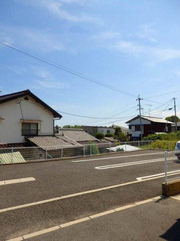 ルピナス　Ｓの駐車場|駐車場があります