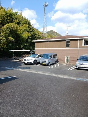 ブルーベリーの駐車場|駐車場があります