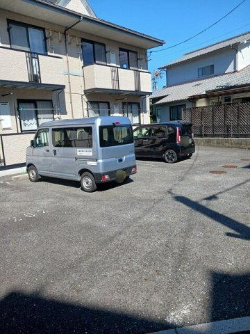 エルセトル佐方の駐車場|駐車場に車を止められます