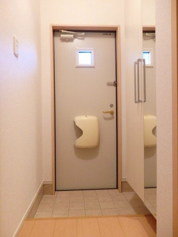 グレイスＢ棟の玄関|落ち着いた玄関です