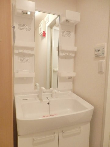 グレイスＢ棟の洗面所|スペースが確保できる洗面所です