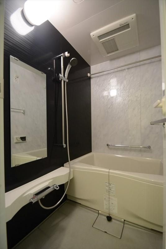 メゾンカルム西新宿の浴室