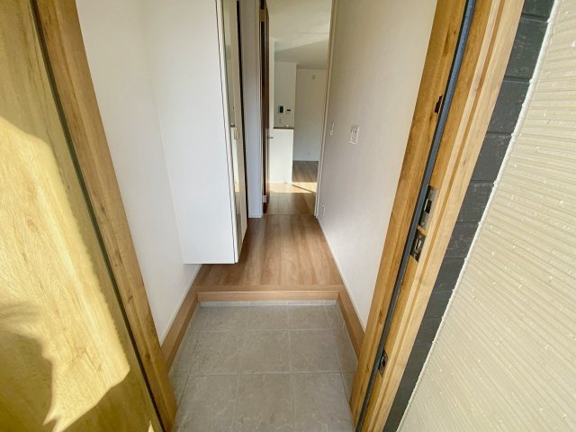 ガーデンテラス逆瀬川の玄関