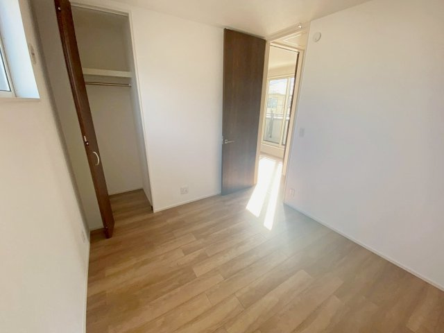 ガーデンテラス逆瀬川の洋室