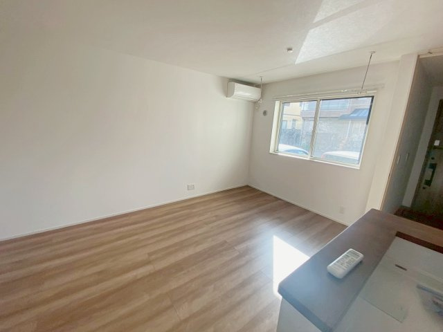 ガーデンテラス逆瀬川の居間・リビング