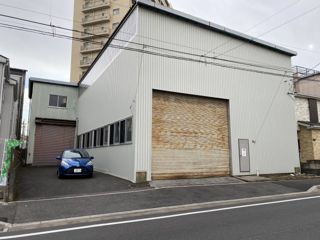 川口市上青木１丁目の倉庫の外観