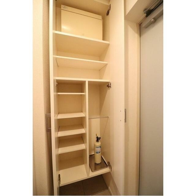 コンフォリア浅草駒形の玄関|シューズボックス