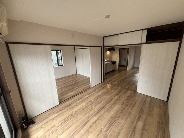 シルクガーデンの洋室