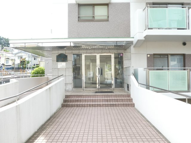 リジェール宝塚のエントランス