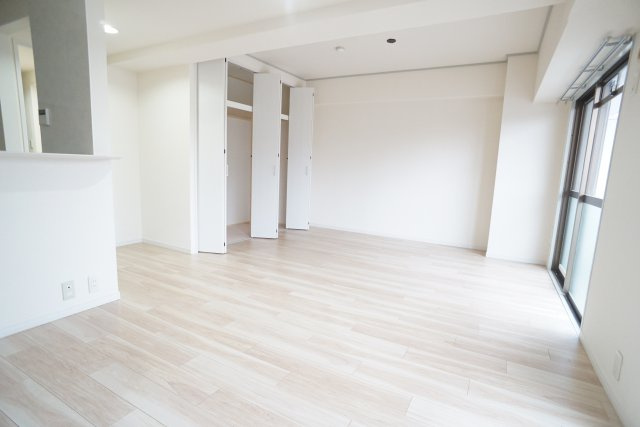 リジェール宝塚の居間・リビング