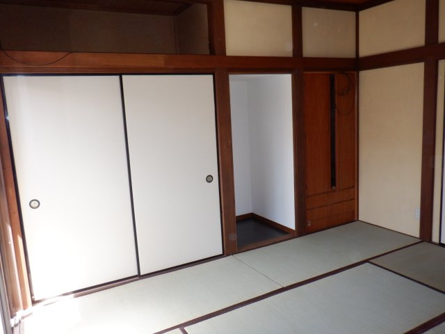 原岡２階建ての和室