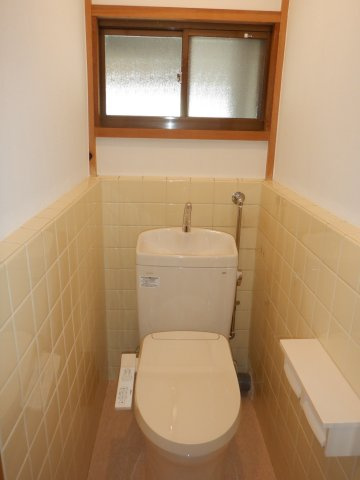 原岡２階建てのトイレ|１階トイレ、新品です。