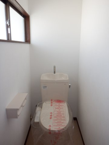 原岡２階建てのトイレ|2階トイレ、新品です。