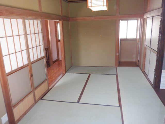 原岡２階建てのランドリースペース