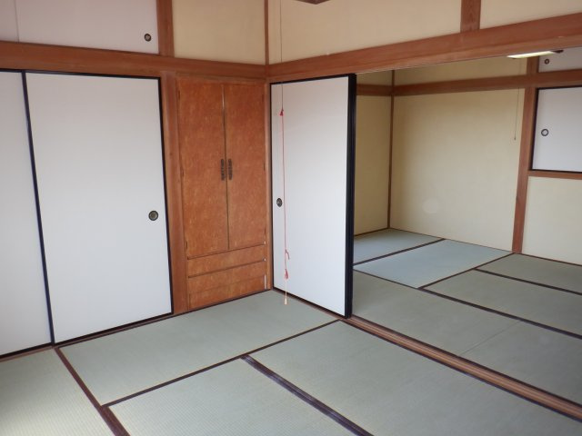 原岡２階建ての和室