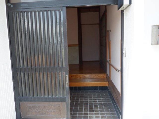 原岡２階建ての玄関