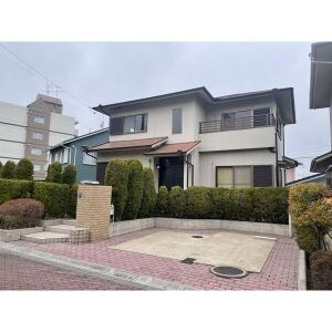 春日井市中央台　一戸建ての駐車場