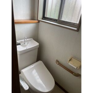 春日井市中央台　一戸建てのトイレ