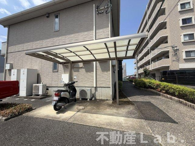 マリーフランソワーズの駐車場