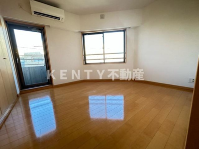 【居間・リビング】 | レジデンス新蒲田スクエア | こちらの居間で趣味の時間をお楽しみください