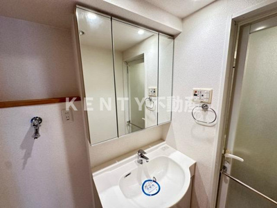 【洗面所】 | レジデンス新蒲田スクエア | 忙しい朝には欠かせない洗面所です