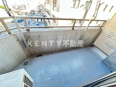 【バルコニー】 | レジデンス新蒲田スクエア | 開放的で明るい空間を演出してくれるバルコニーです