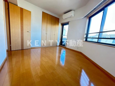 【居間・リビング】 | レジデンス新蒲田スクエア | こちらのリビングで趣味の時間をお楽しみください