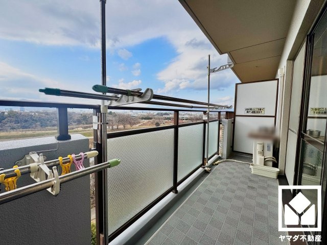グランデュール鴨川テルス３番館のバルコニー
