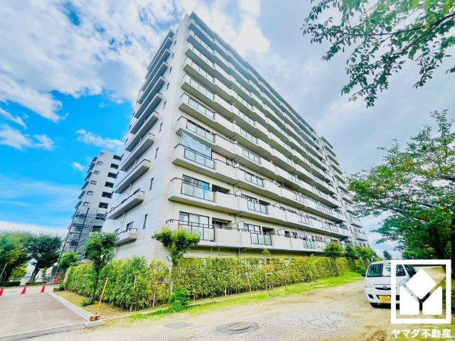 グランデュール鴨川テルス３番館の外観