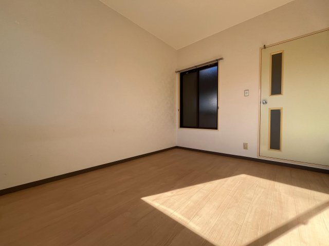 新町ベルメゾンの居間・リビング|※別号室参考写真です