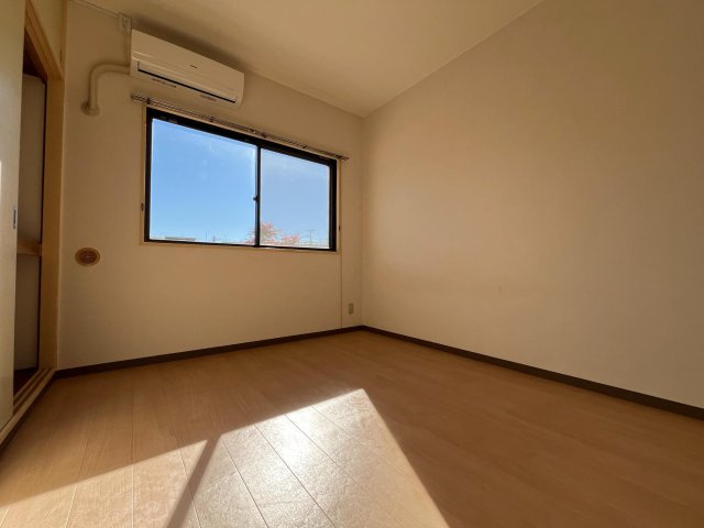 新町ベルメゾンの居間・リビング|※別号室参考写真です