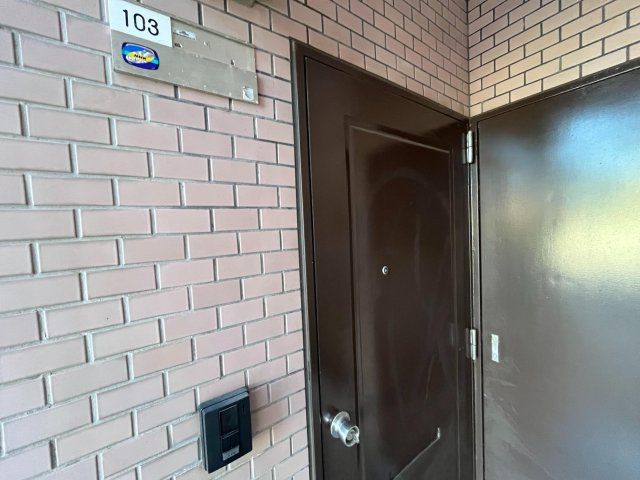 新町ベルメゾンのエントランス