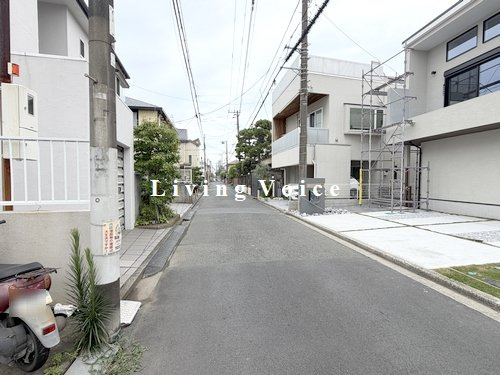 【仲介手数料０円】藤沢市鵠沼松が岡2丁目　新築一戸建て　全3棟の前面道路含む現地写真|【仲介手数料０円】藤沢市鵠沼松が岡2丁目　新築一戸建て　全3棟