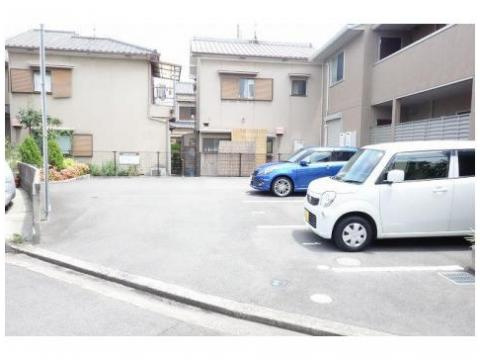 サンライズの駐車場