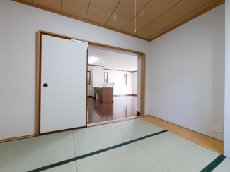 【和室】 | 甲斐市富竹新田 セキスイハイム施工平成17年築中古 内装一新 | 1階　6帖和室