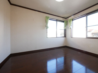 【洋室】 | 甲斐市富竹新田 セキスイハイム施工平成17年築中古 内装一新 | 2階　洋室7.5帖