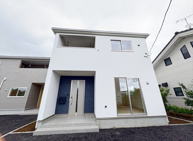 【外観】 | 富士見市下南畑　新築一戸建住宅　全3棟　(志木本店) | 販売現地／2026年6月8日撮影　
全棟60坪以上の広々とした敷地。