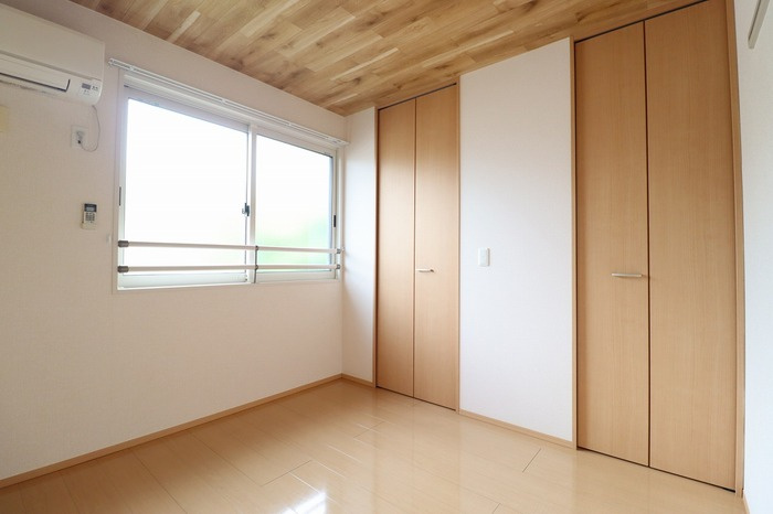 メゾン・ド・シャテーヌの居間・リビング