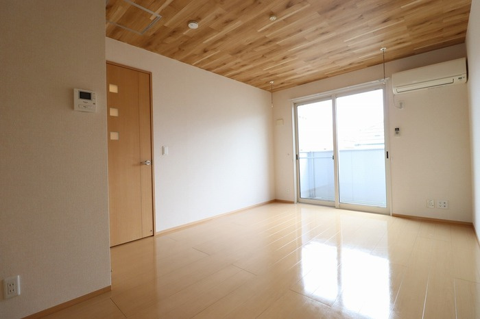 メゾン・ド・シャテーヌの居間・リビング