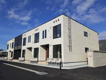 ニューファミーレの画像