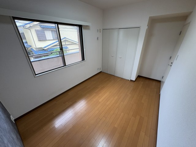 潮ハイツの居間・リビング