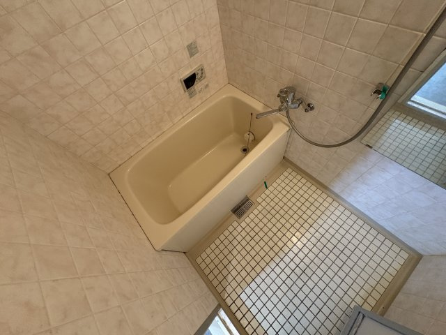 潮ハイツの浴室