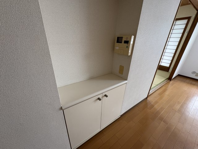 潮ハイツの居間・リビング