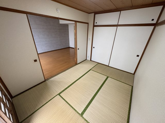 潮ハイツの和室