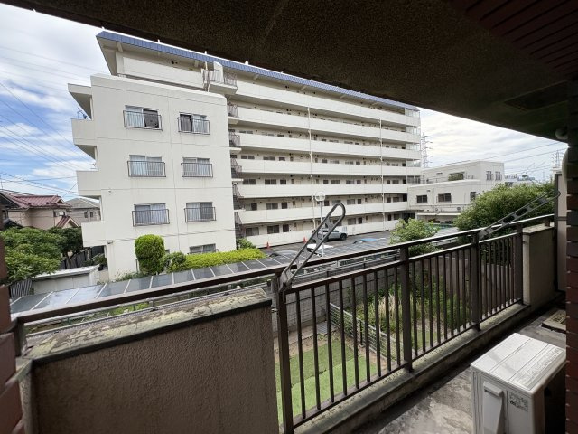 潮ハイツのバルコニー