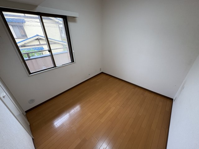 潮ハイツの居間・リビング